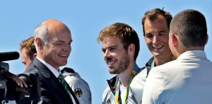 Mehr über den Artikel erfahren Rio 2016: Stoss übergibt Medaillen an Achter