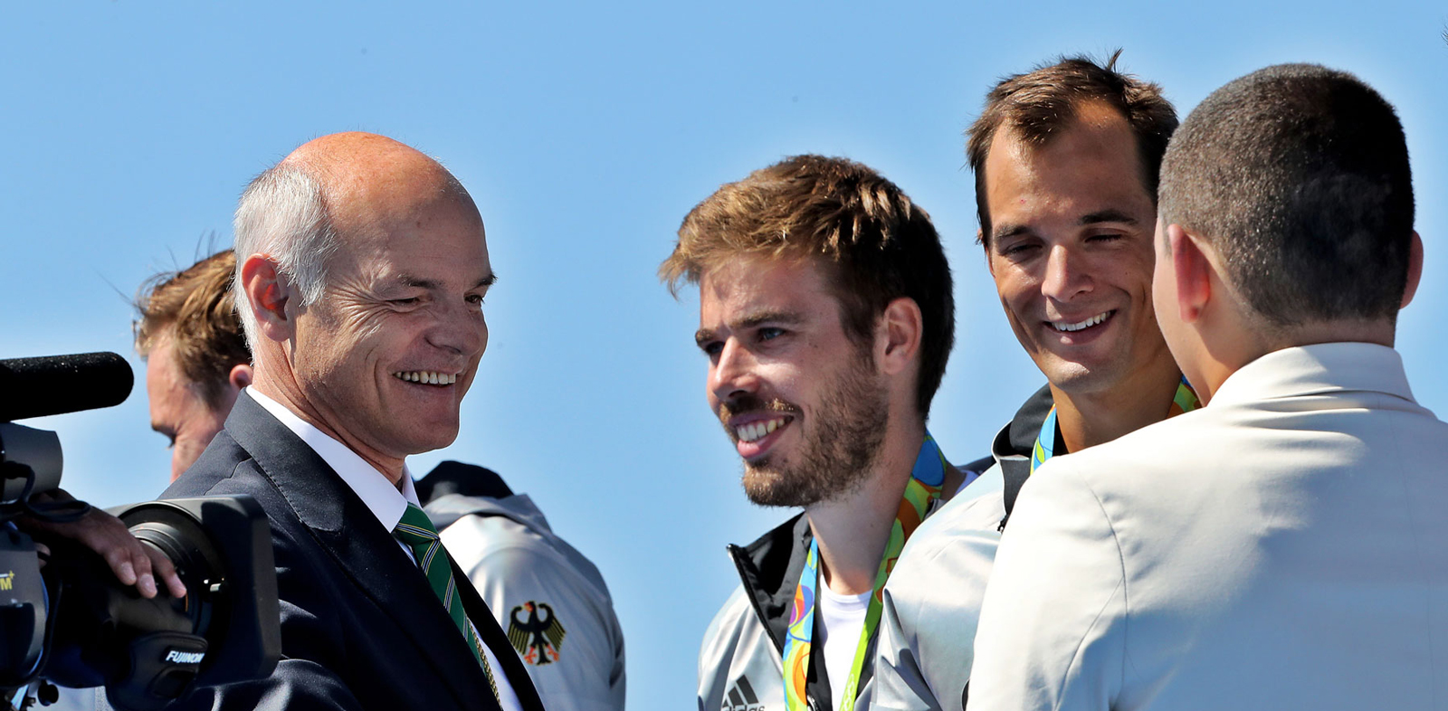 Mehr über den Artikel erfahren Rio 2016: Stoss übergibt Medaillen an Achter