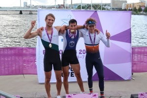 LM1x podium