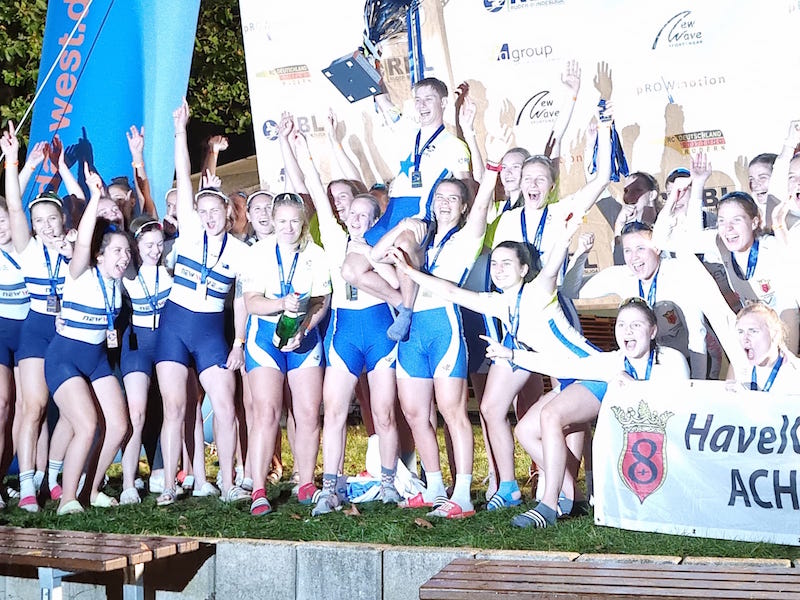 Du betrachtest gerade Banner WIKING Linz-Frauenachter ist Ligachampion der Deutschen Ruder-Bundesliga