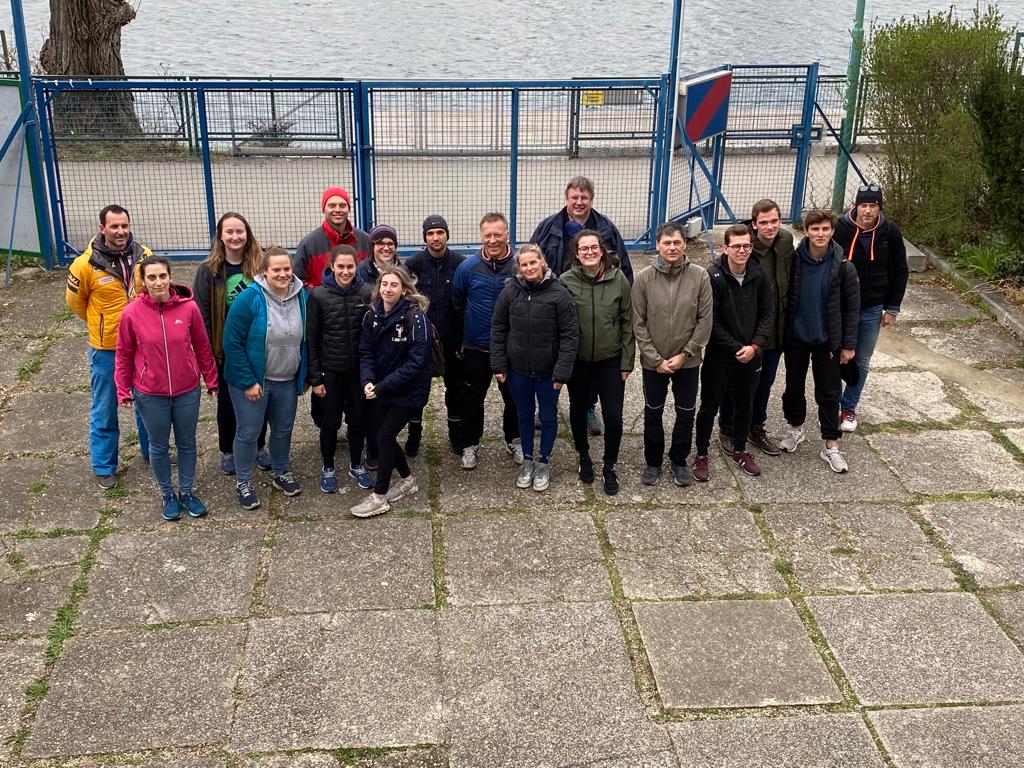 Du betrachtest gerade 16 neue Instruktorinnen und Instruktoren